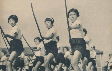 10세 어린이의 죽창 훈련... 일본인 소녀가 겪은 전쟁