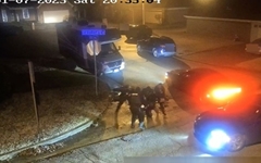 경찰이 흑인청년 집단폭행한 영상 공개... 미국 '발칵'
