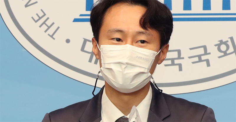 김태연 탄핵 법안 서명 … “절망적 인 자”이탄희, 동료 의원들에게 감동
