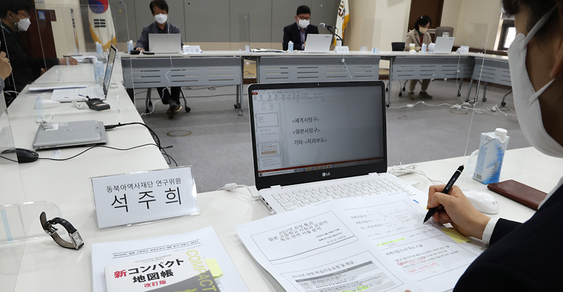 尹錫淑（ユン・ソクヨル）の「日韓関係」の発言の翌日、日本は「歪んだ教科書」を出版した