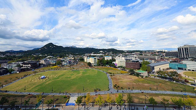 '열린녹지광장'으로 임시 개방되는 경복궁옆 송현동 부지