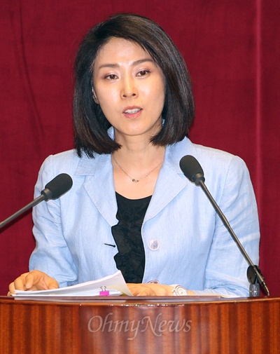 2013년 6월 13일 국회 교육사회문화 분야 대정부질문에서 질의하고 있는 신의진 당시 새누리당(국민의힘 전신) 의원.