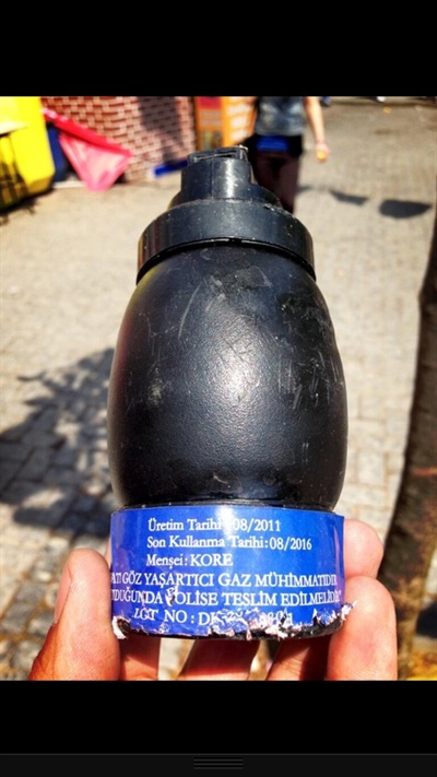 터키 반정부 시위 진압 현장에서 발견된 최루탄. 
