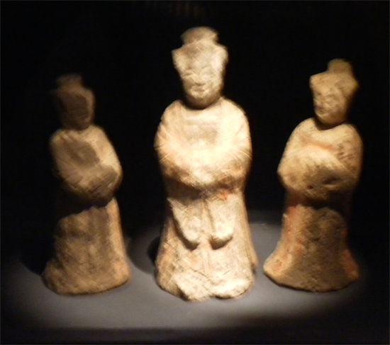 국립중앙박물관에 전시된 신라 여성의 모습을 본뜬 조각품