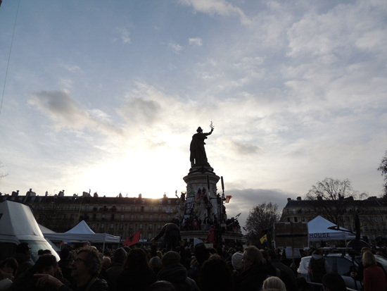 1월 11일 오후 3시 경, 파리 레퓌블리크 광장을 가득 메운 시민들.