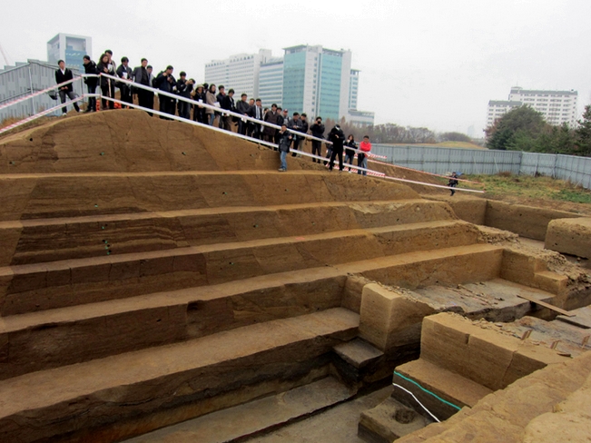 2011년 서울 송파구 풍납토성 성벽 발굴 현장.