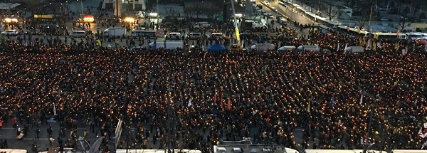 4일 오후 19차 서울 광화문 촛불집회 모습이다.