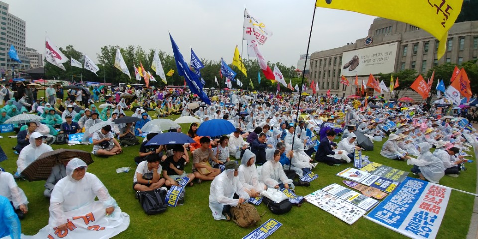  24일 오후 서울광장에서 열린 사드반대평화행동 집회 