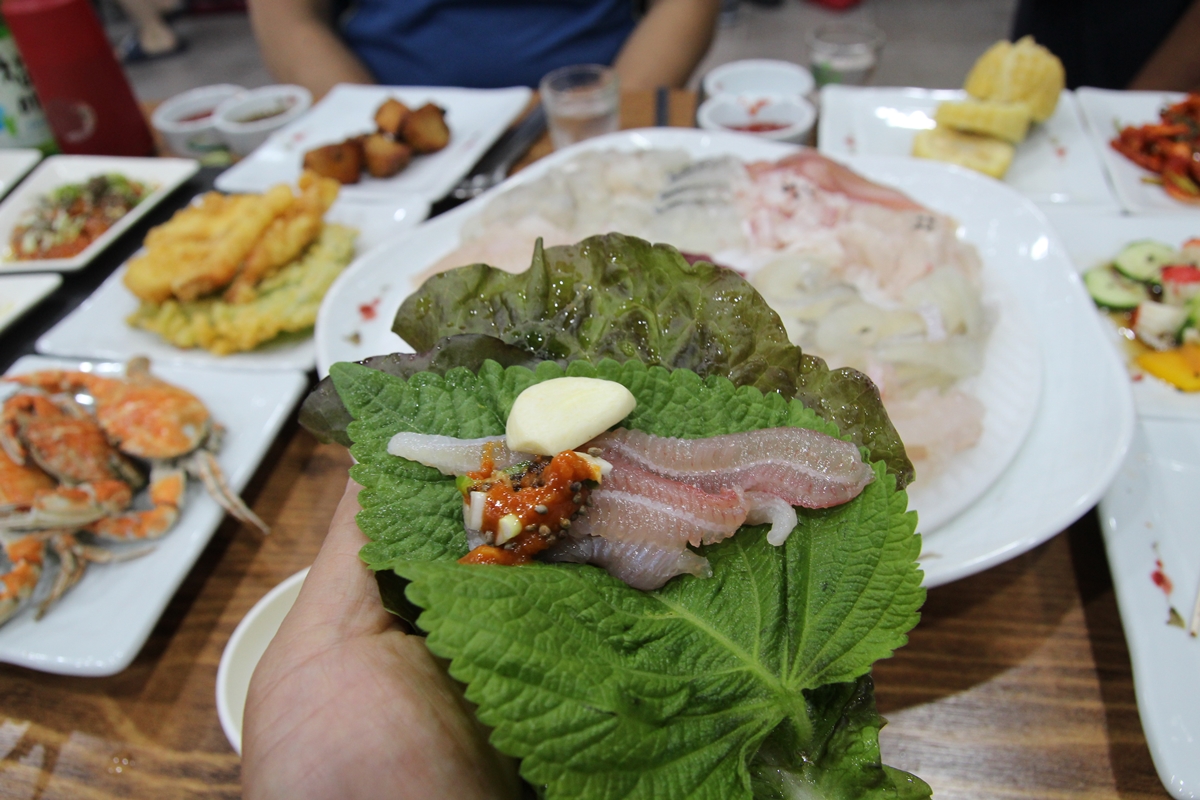   노랑가오리는 참기름장도 좋지만 된장빵에 더 잘 어울린다.