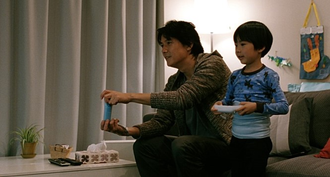그렇게 아버지가 된다 영화 <그렇게 아버지가 된다>에서 료타 역을 맡은 후쿠야마 마사하루와 케이타 역을 맡은 니노미야 케이타