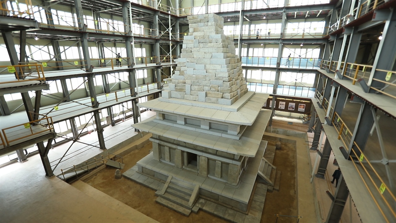 미륵사지 석탑 6월 20일, 보수공사를 끝내고 공개된 모습