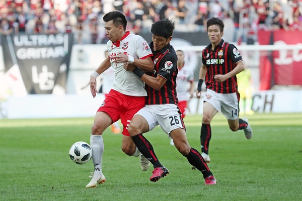 Fierce bickering The 2018 Ligue 1 professional football (clbadic) of the FC The professional football teams of FC Seoul and Sangju were held at the stadium of the World Cup in Seoul on September 30th. Sangju Park and Seoul Namsun Cho are fighting. 