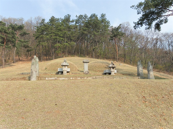 경기도 의정부시에 있는 신숙주묘. 