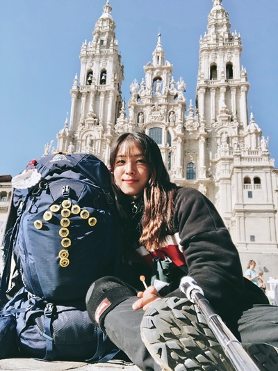 산티아고 대성당에 도착한 김소영씨  2018년 10월 도예가 김소영씨는 4번 째 산티아고 순례여행을 마쳤다. 