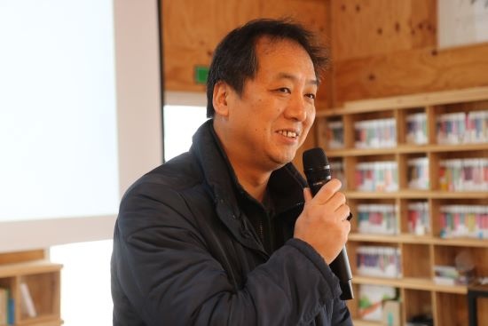 김정섭 연구위원이 마을 주민의 협동이 어떻게 이뤄졌는지 설명하고 있다.