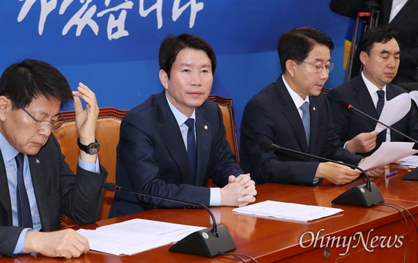 더불어민주당 이인영 원내대표가 20일 오전 서울 여의도 국회에서 정책조정회의를 주재하고 있다. 