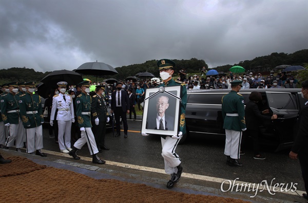 고 백선엽 예비역 육군대장 안장식이 7월 15일 오전 국립대전현충원에서 열렸다. 