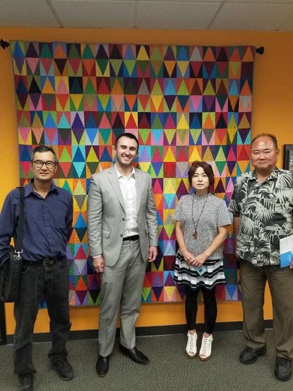   캐이티 포터 의원실을 방문한 코리아 피스 나우 회원들. 대니 박 , 코디 멘도자 보좌관,  니콜 정, 조순석 씨(왼쪽부터)