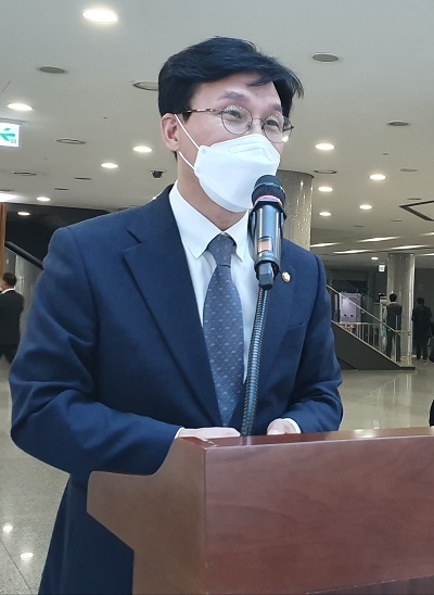 김민석 의원 보건복지위원장인 김민석 '약자의 눈' 대표위원이 5일 오후 인사말을 하고 있다.