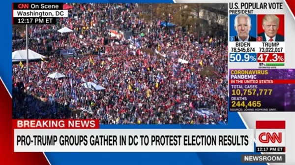  도널드 트럼프 미국 대통령 지지자들이 대선 결과 불복을 주장하는 대규모 집회를 보도하는 CNN 뉴스 갈무리.