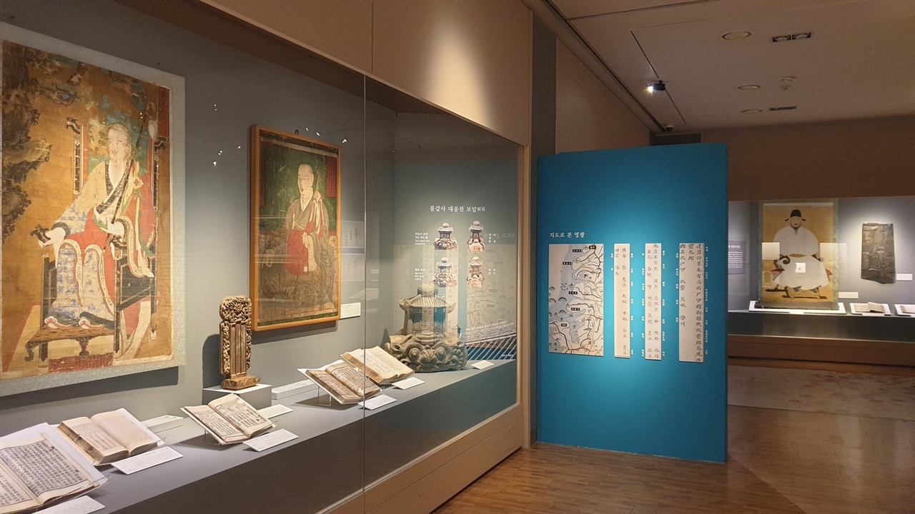 국립 나주박물관에서 열리고 있는 영광 특별전. 영광의 역사와 문화를 보듬은 문화재 250여 점을 골라서 보여주고 있다.