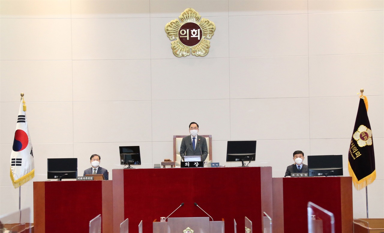  경기 성남시의회는 17일 제259회 제2차 정례회 제5차 본회의를 끝으로 2020년도 의사일정을 마무리했다.