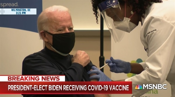 조 바이든 미국 대통령 당선인이 코로나19 백신 접종을 중계하는 NBC 방송 갈무리.