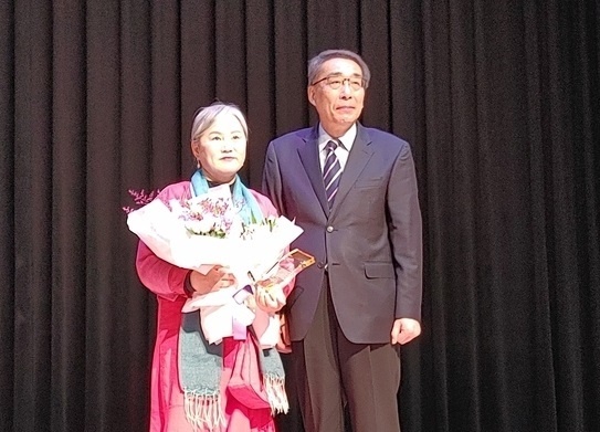  지난 10월 열린 충남문학상 시상식에서 대상을 수상한 오영미 시인.