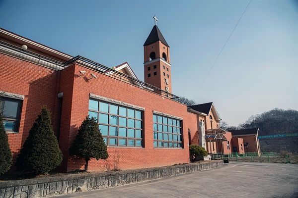 김단야의 1915년 조부 김지옥이 설립한 개령교회. 100년이 넘은 오래된 교회다.