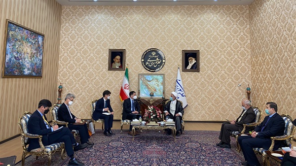  이란을 방문한 최종건 외교부 제1차관이 졸누리 이란 국가안보·외교정책위원장을 접견하고 있다.