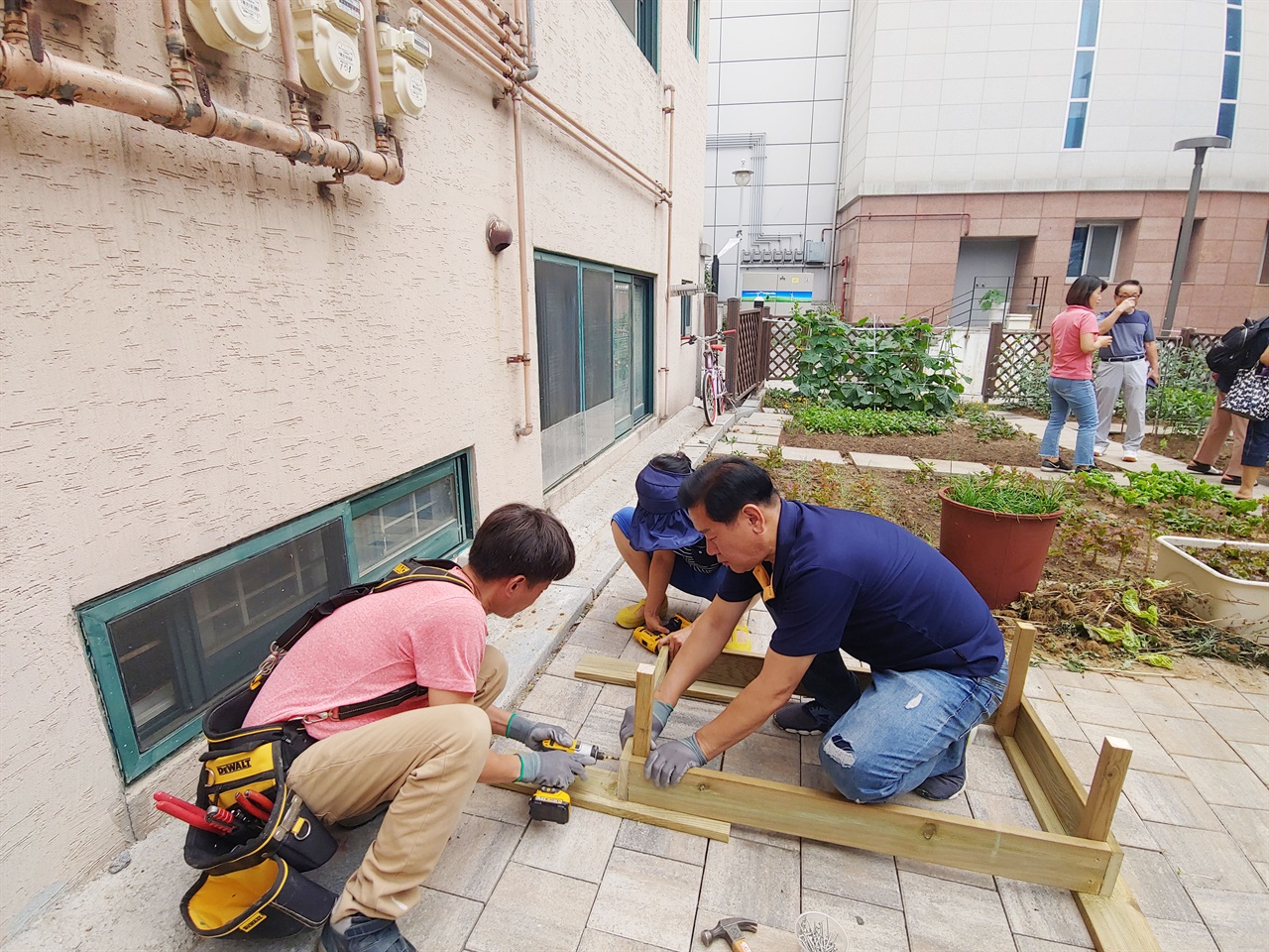   경기 성남시가 오는 15일부터 19일까지 지역 주민 모임 등을 대상으로 ‘도시재생사업’을 공모한다. 