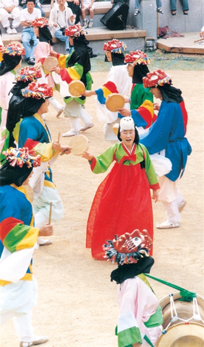  인천을 대표하는 국악인 양소운이 공연한 봉산탈춤 중 '미얄할미'??