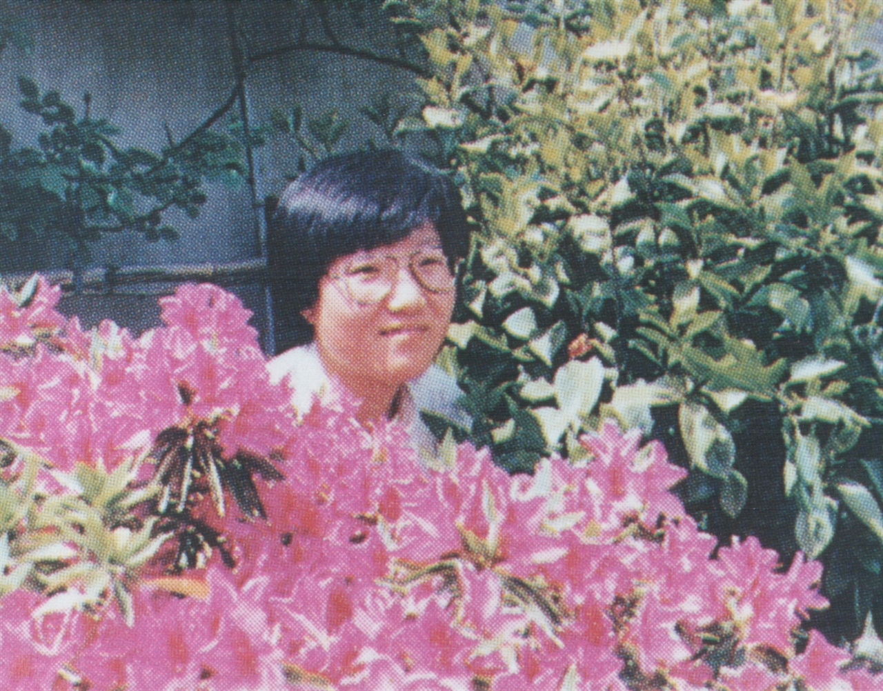 1989년 목포 정명여고 3학년 때 학교 교정에서 환하게 웃고 있는 박승희 열사.