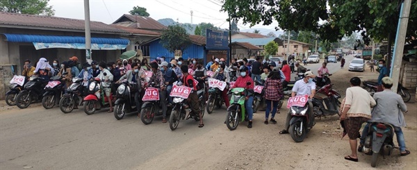  미얀마 민주화 시위. 오토바이 시위.