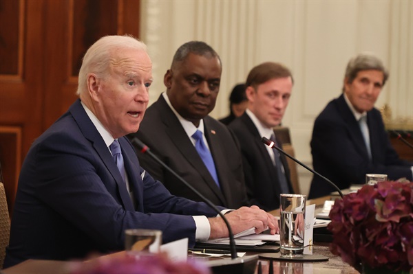  21일 오후(현지시간) 백악관 국빈만찬장에서 열린 한미 확대회담에서 조 바이든 미국 대통령이 발언하고 있다.