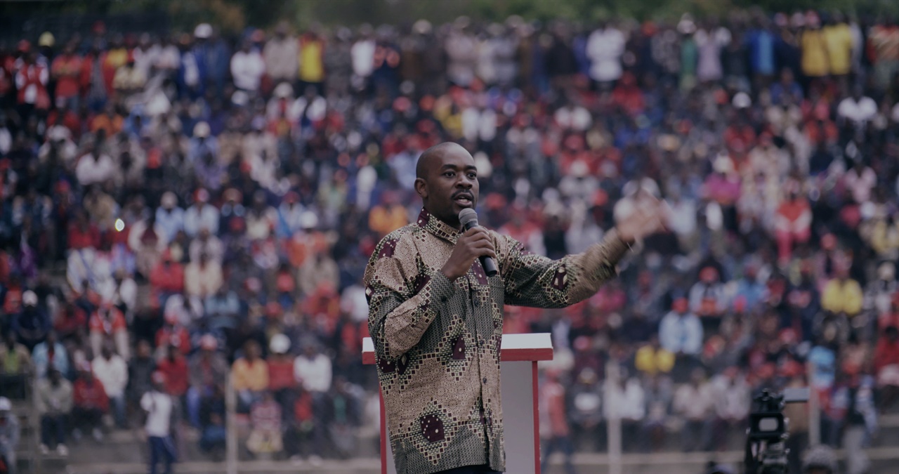 2018년 짐바브웨의 젊은 야권지도자 넬슨 차미사 (Nelson Chamisa)는 장기집권했던 여당의 군부 출신 전직 부통령 에머슨 음낭가와에 맞서 살인 위협을 무릅쓰고 선거를 치러 냈다. 
