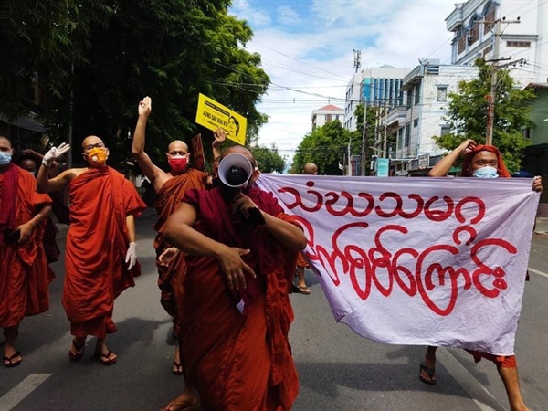 만달레이시총승려회 시위