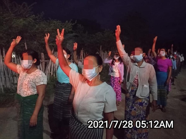  28일 새벽 먀인 시민들, "만달레이를 막으면 우리 먀인이 일어난다"