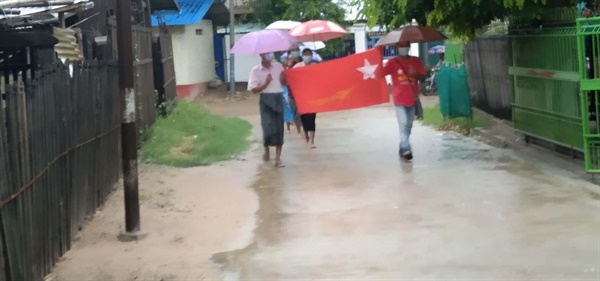  2일 사가잉주 쉐보시에서 반독재 시위