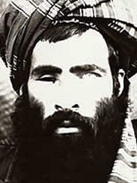 2013년 결핵으로 사망할 때까지 이마라티 탈레반 최고지도자 물라 무함마드 우마르는 파키스탄에 은신하며 미군 및 나토군과의 전투를 지휘했다. 