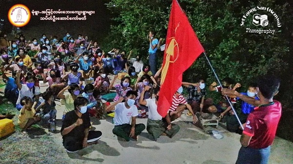 4일 밤 몽유와 시민들이 가족 단위로 냄비시위.