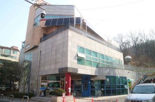 서울시 금천구에 주거환경개선사업으로 지어진 박미사랑마을회관의 모습