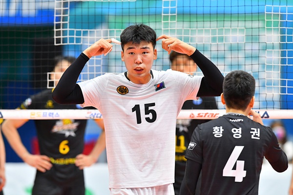  한국민은 쟁쟁한 프로선수들 사이에서 이번 대회 득점 4위, 공격성공률 5위에 올라 있다.