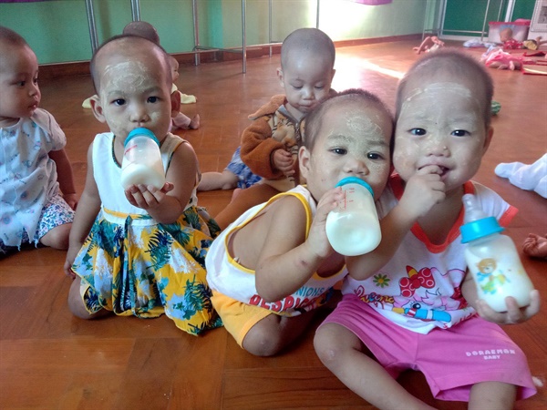 (사)세상과함께는 미얀마 아이들을 위해 '분유 한 통 릴레이 후원금'을 모금하고 있다.
