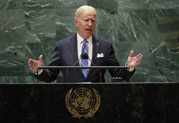 조 바이든 미국 대통령이 21일(미 현지시각) 뉴욕 유엔본부에서 열린 제76차 유엔총회에서 연설을 하고 있다.
