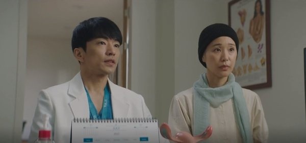  tvN 목요드라마 <슬기로운 의사생활 시즌 2> 12화 한 장면
