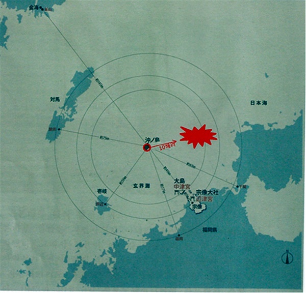 곤론마루호가 1943년 10월 5일 새벽 1시 15분 일본 후쿠오카시 무나카타 오키노 섬 10해리 지점에서 미군 잠수함에 의해 피격된  지점을 나타낸 지도로 격침된 장소는 시모노세키와 대마도 중간 지점에 위치하고 있다.