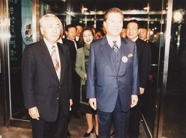  대선 후보였던 1997년 2회 부산영화제 개막식을 찾은 김대중 전 대통령