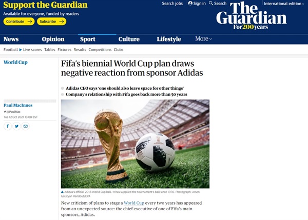  월드컵 격년 개최를 반대하는 아디다스 최고경영자의 인터뷰를 보도하는 영국 <가디언> 갈무리.
