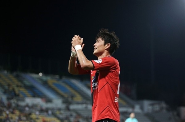  지난 23일, 비대면 인터뷰를 갖게 된 김효기 선수(경남FC시절 사진)